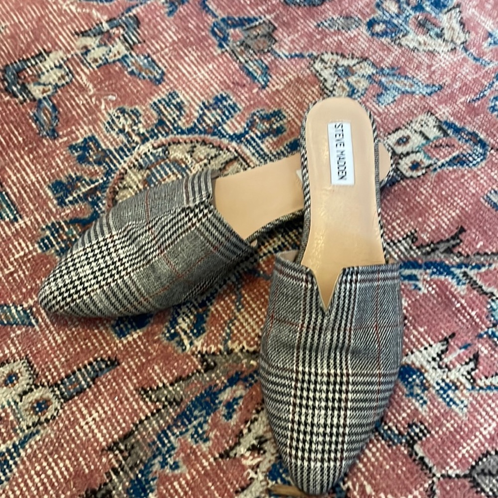 Steve Madden slides